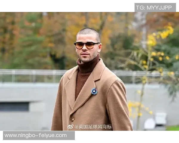 足球明星图案体恤引领时尚潮流展现运动魅力与个性风格