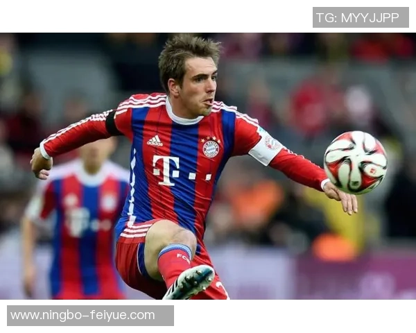 足球明星珍贵瞬间高清照片大揭秘让你一睹他们不为人知的真实面貌